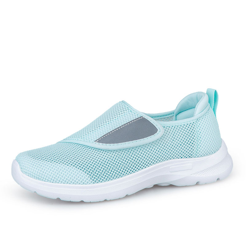 Breathable Mesh Slip-On Walking Shoes – Lightweight Comfort for Everyday Wear